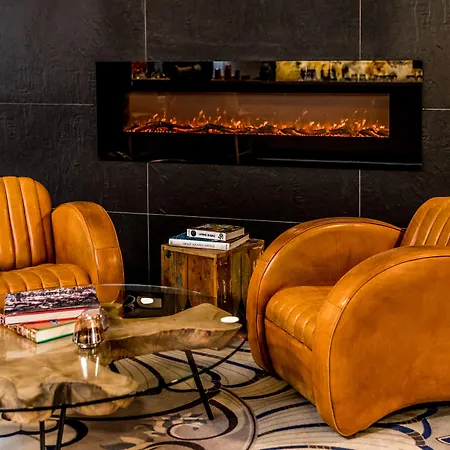 Aunhamer & (adults Only)